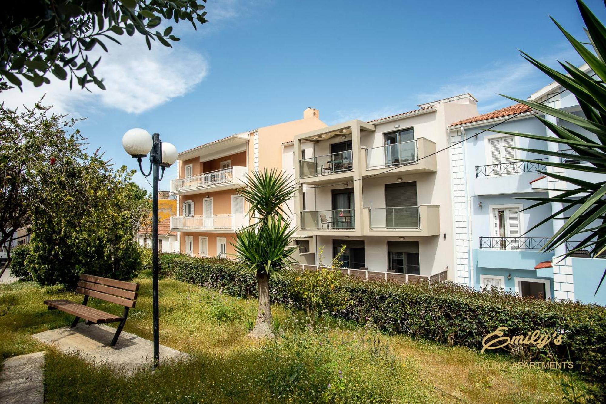 Emily'S Luxury Apartments Argostoli  Eksteriør bilde