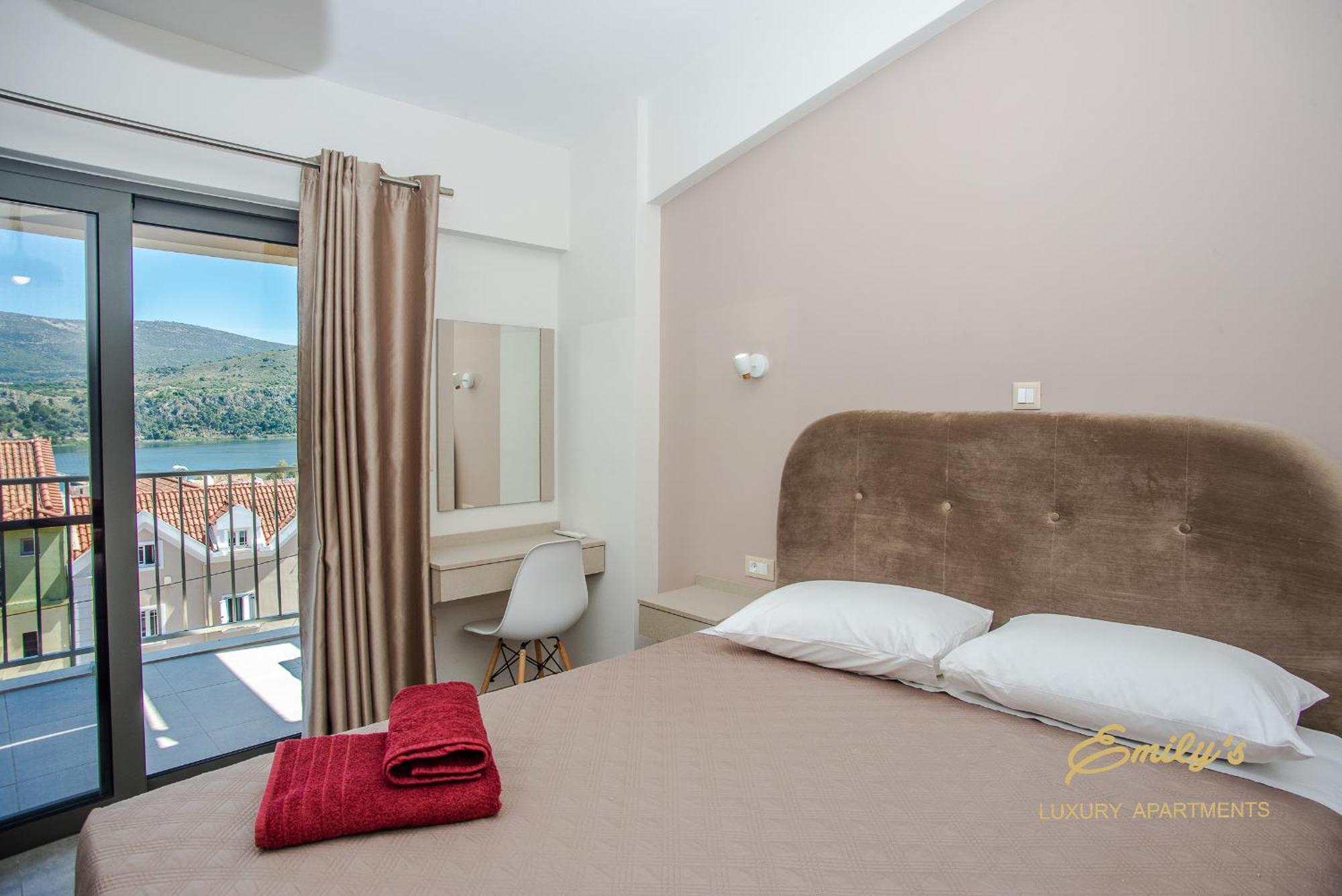 Emily'S Luxury Apartments Argostoli  Eksteriør bilde