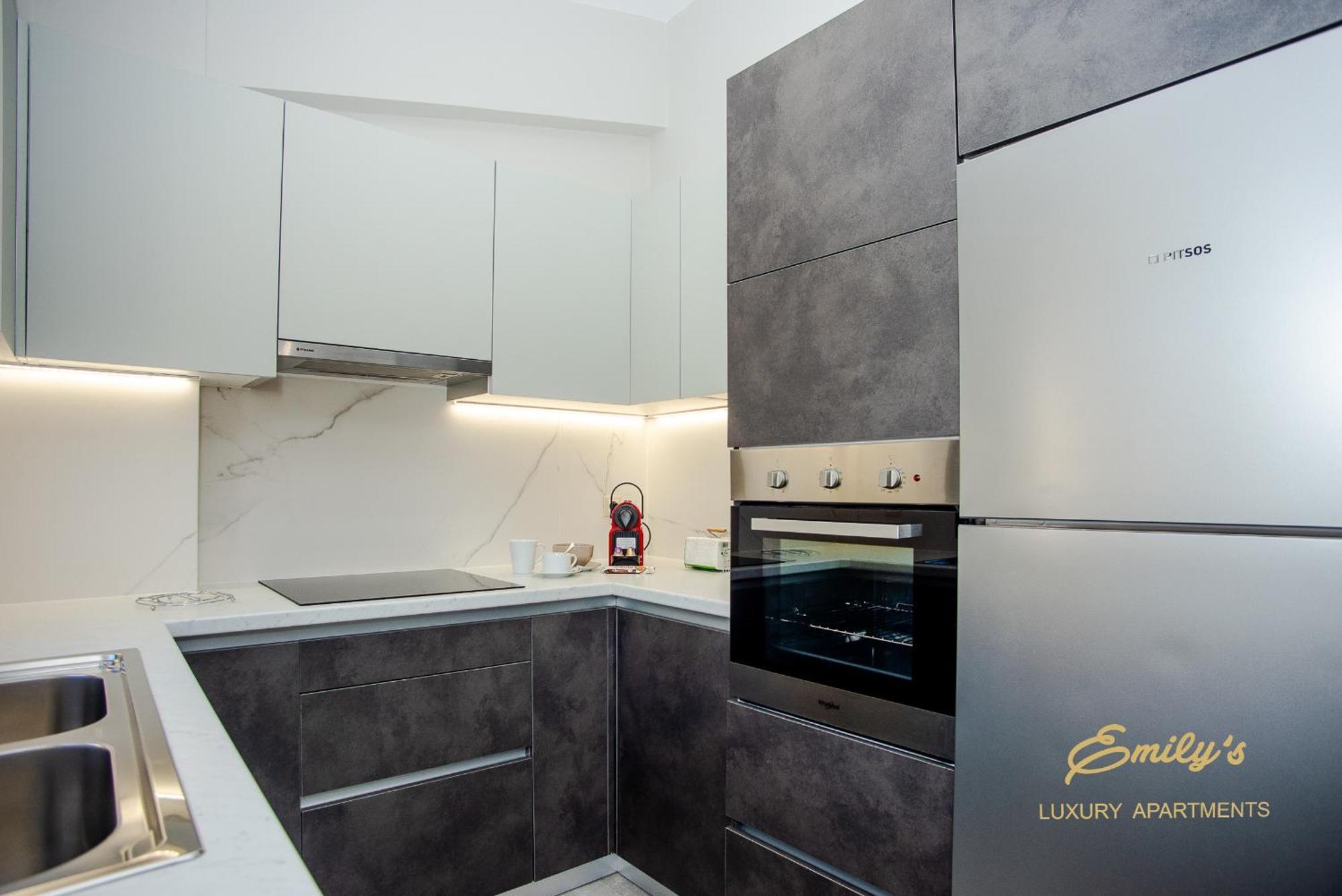 Emily'S Luxury Apartments Argostoli  Eksteriør bilde