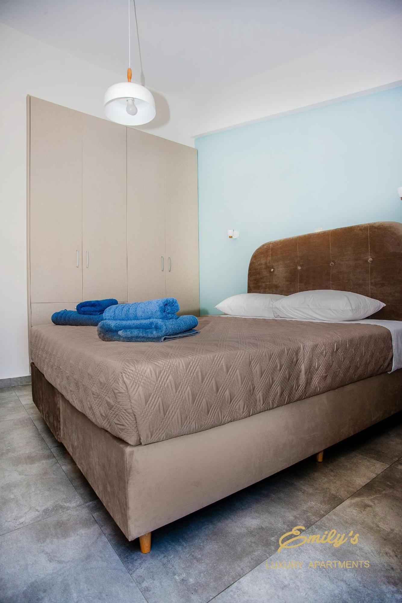 Emily'S Luxury Apartments Argostoli  Eksteriør bilde