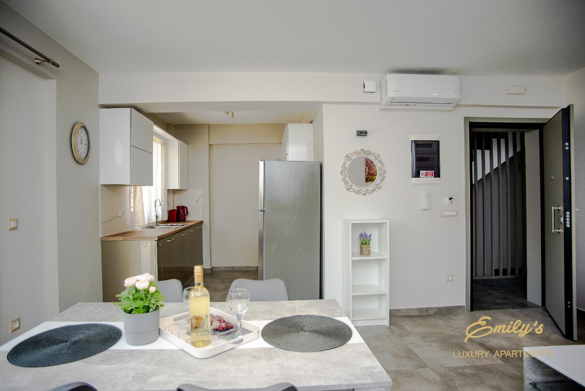 Emily'S Luxury Apartments Argostoli  Eksteriør bilde