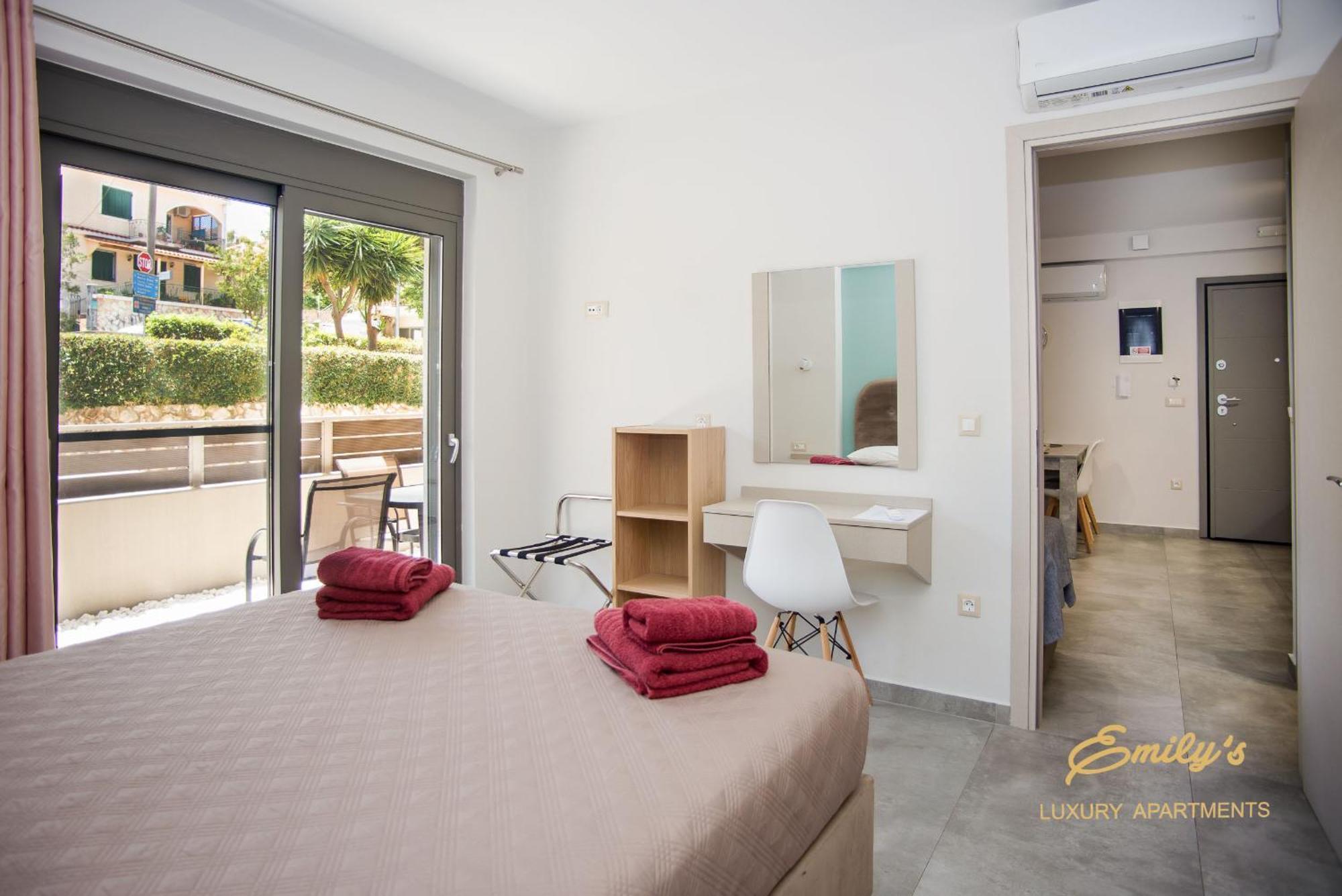 Emily'S Luxury Apartments Argostoli  Eksteriør bilde