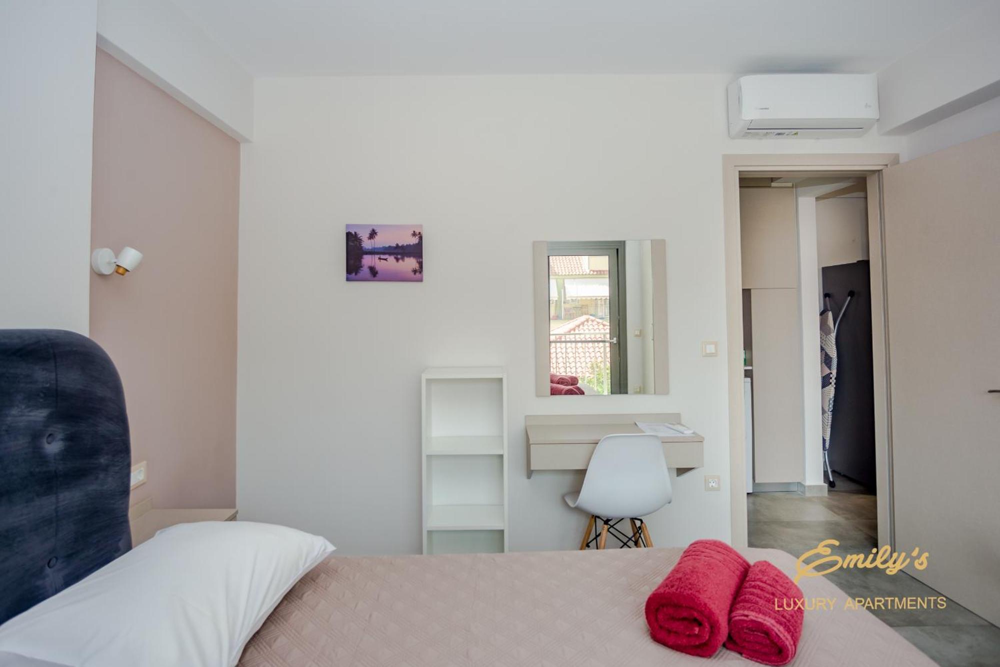 Emily'S Luxury Apartments Argostoli  Eksteriør bilde