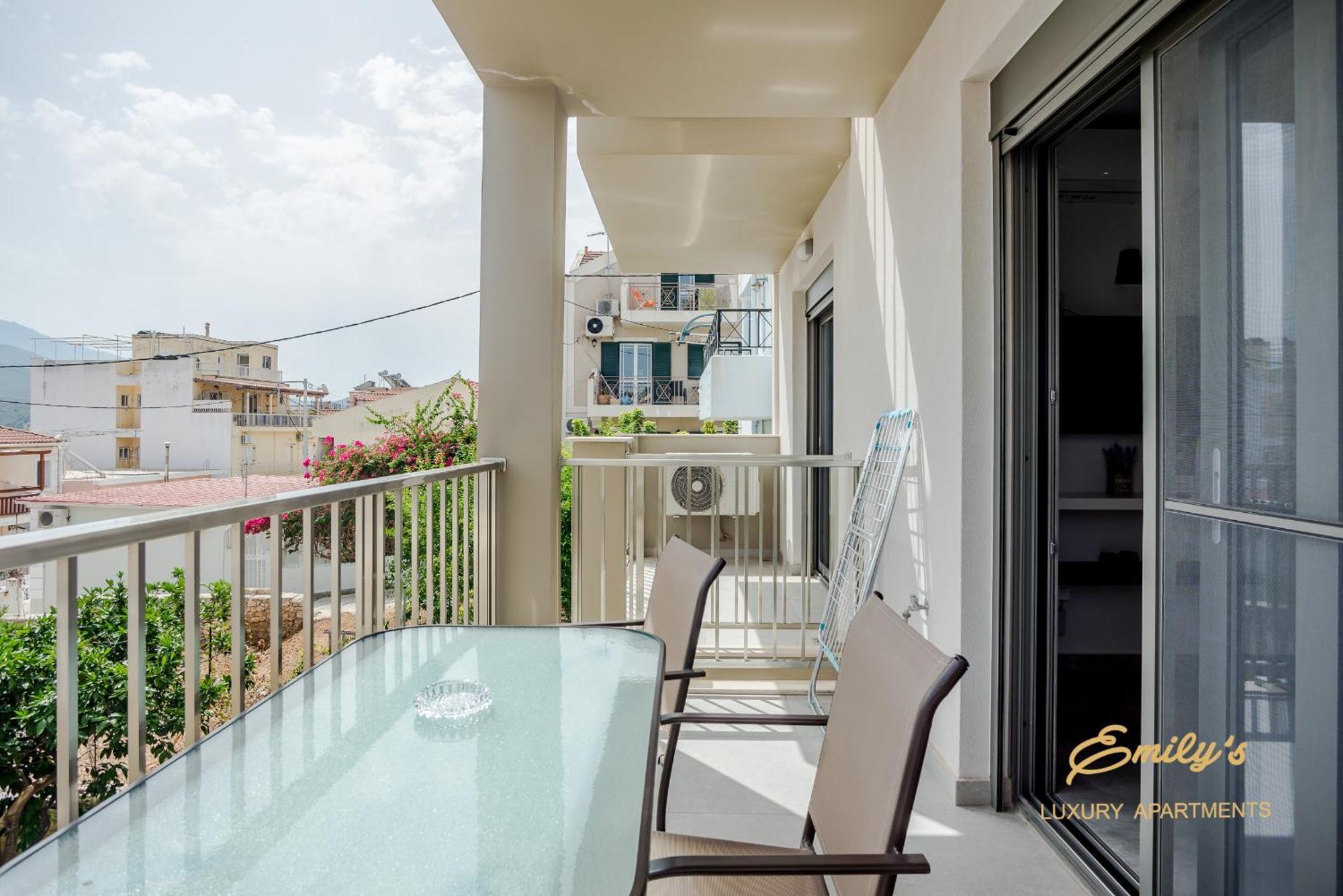 Emily'S Luxury Apartments Argostoli  Eksteriør bilde