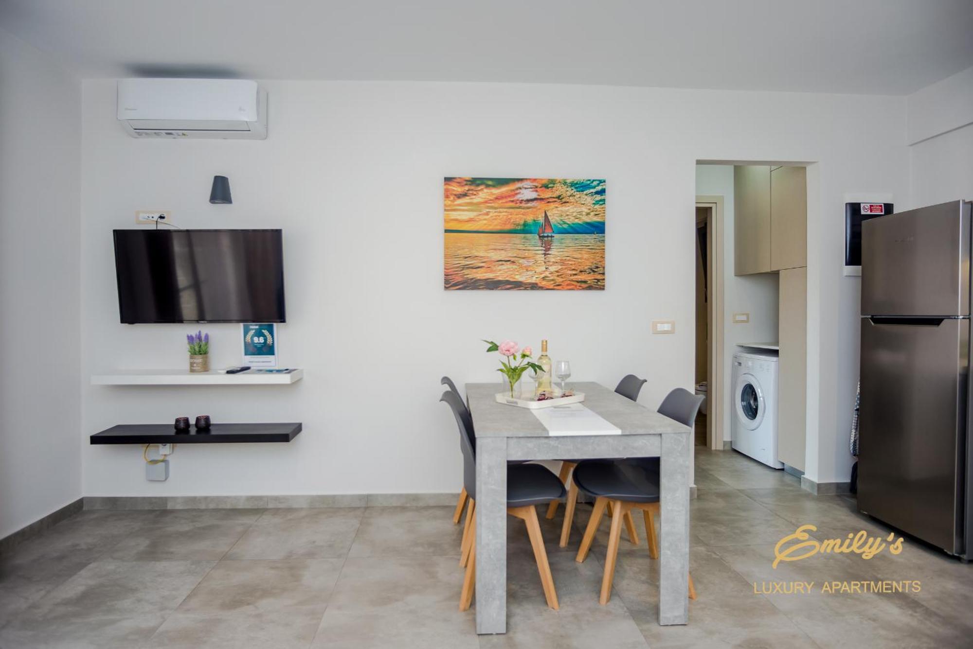 Emily'S Luxury Apartments Argostoli  Eksteriør bilde