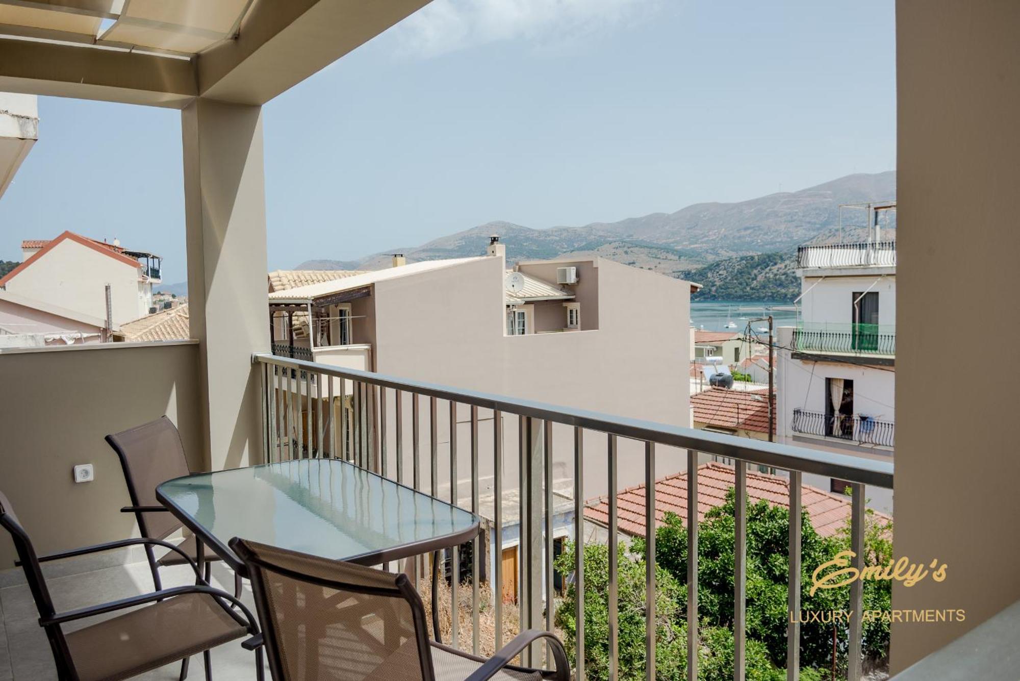 Emily'S Luxury Apartments Argostoli  Eksteriør bilde
